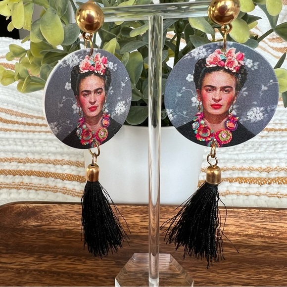 Frida Kahlo Portrait Mexican Artist Tassel Earrings - Picture 5 of 5
